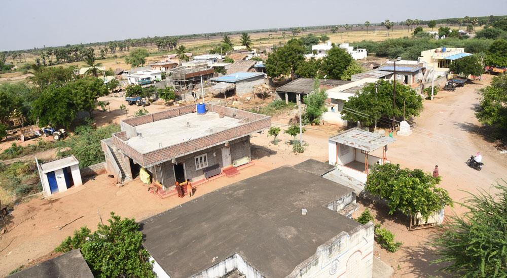 కరోనా తాకని ఒక ఊరి కథ