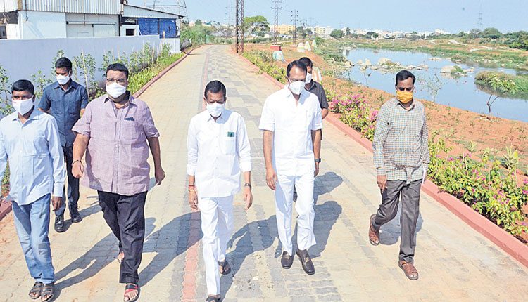 మూసీ తీరంలో వందడుగుల జాతీయ జెండా