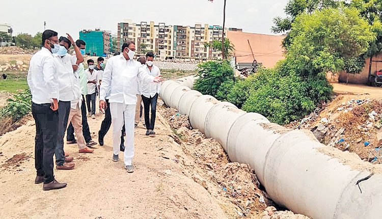 ఆహ్లాదానికి నెలవుగా చెరువులను తీర్చిదిద్దుతా