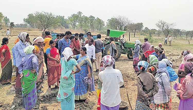 కరోనా ఉన్నా.. ఆగని ‘ఉపాధి’
