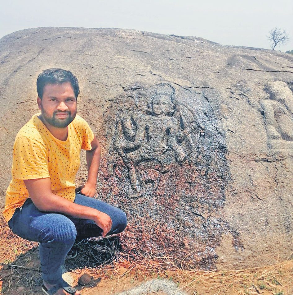 మూడు వేల ఏండ్లనాటి సమాధులు