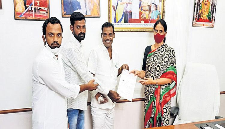 పేదలకు అండగా ప్రభుత్వం