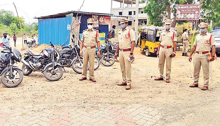 అనుమతి లేకుంటే.. వాహనాలు సీజ్