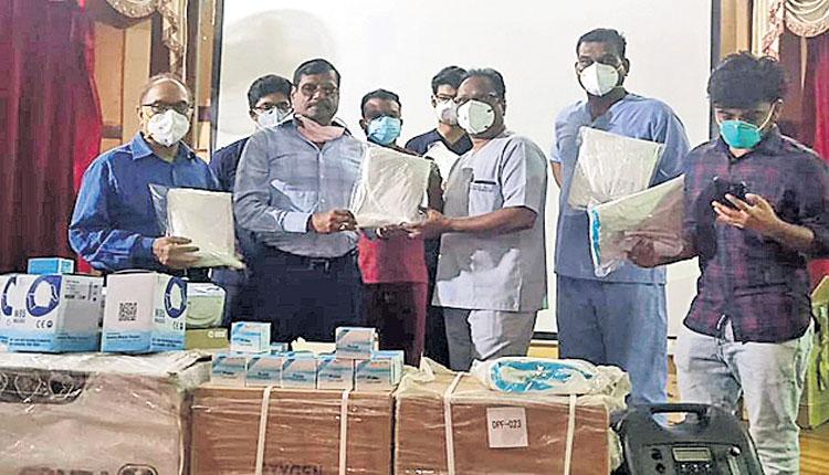 ‘గాంధీ’కి అలూమ్ని అసోసియేషన్‌ వితరణ