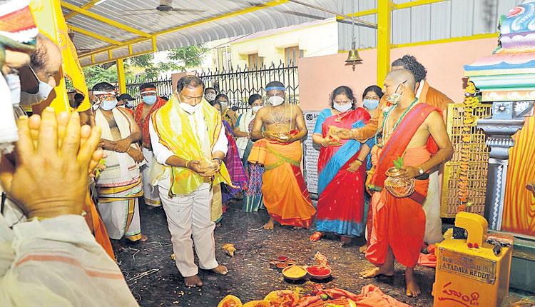 ఘనంగా విగ్రహ ప్రతిష్ఠాపనోత్సవం