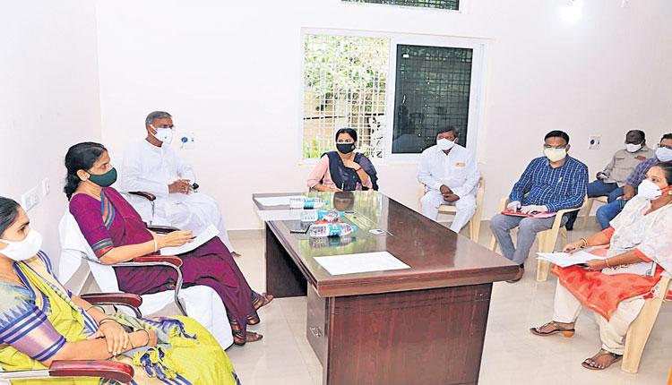 ప్రజల ప్రాణాలు కాపాడడానికే లాక్‌డౌన్‌