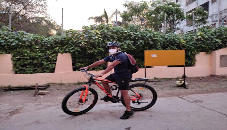 ఇంటికే వచ్చి.. కష్టం తీర్చి..