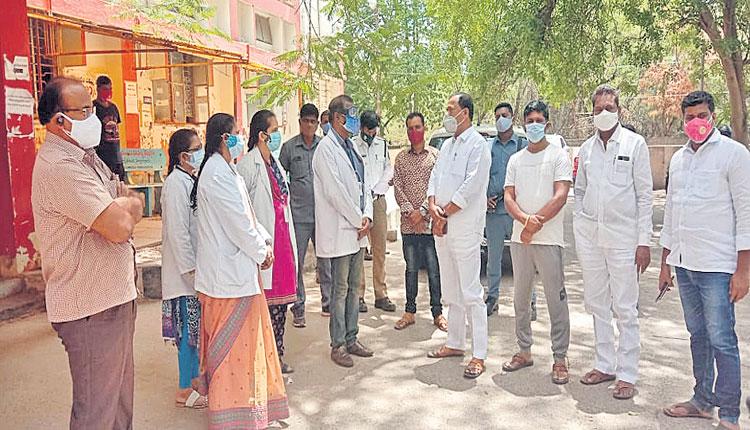 వైద్య సేవల్లో ఇబ్బందులుండొద్దు