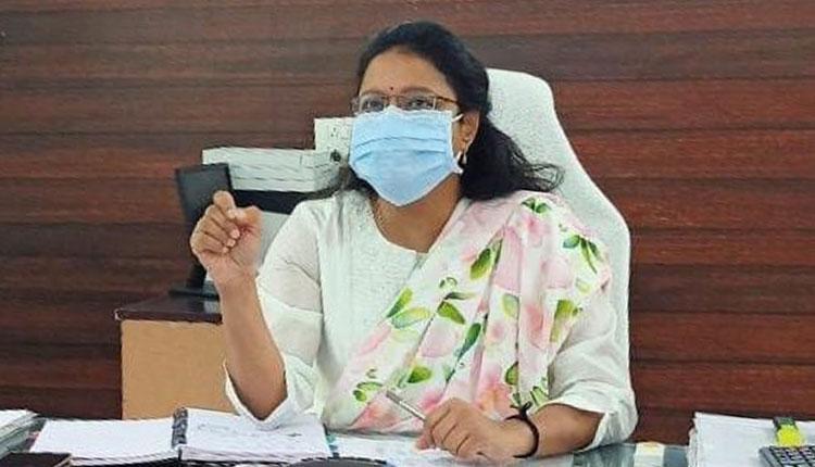 లక్షణాలున్న వారిని నిత్యం పరిశీలించాలి