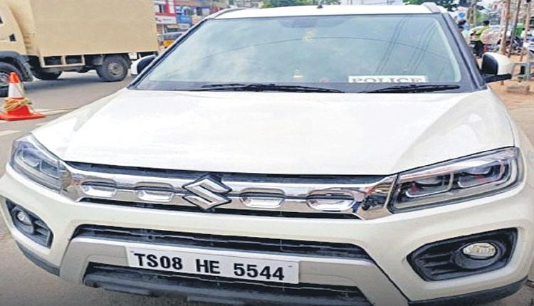 నిబంధనలు ఉల్లంఘించిన ఎస్సైకి జరిమానా