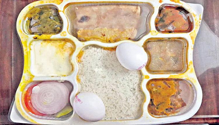 కొవిడ్‌ బాధితులకు రెండు పూటలా పౌష్టికాహారం