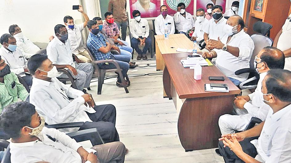 కన్నతల్లి లాంటి పార్టీకి వెన్నుపోటా?