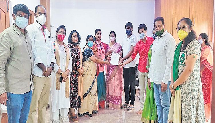 టీటీయూసీలో భారీగా చేరికలు