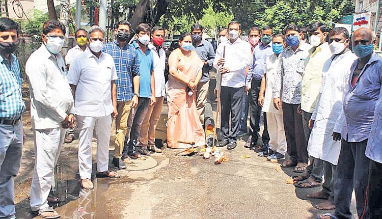 తాగునీటి పైపులైన్‌ పనులు ప్రారంభం