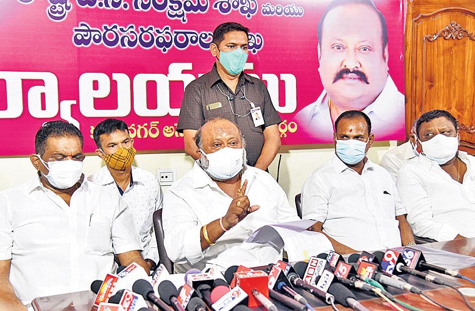 తడిసిన ప్రతి గింజను కొంటాం