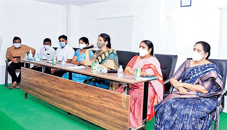 రంగారెడ్డి జిల్లాలో కొవిడ్‌ కేర్‌ సెంటర్లు