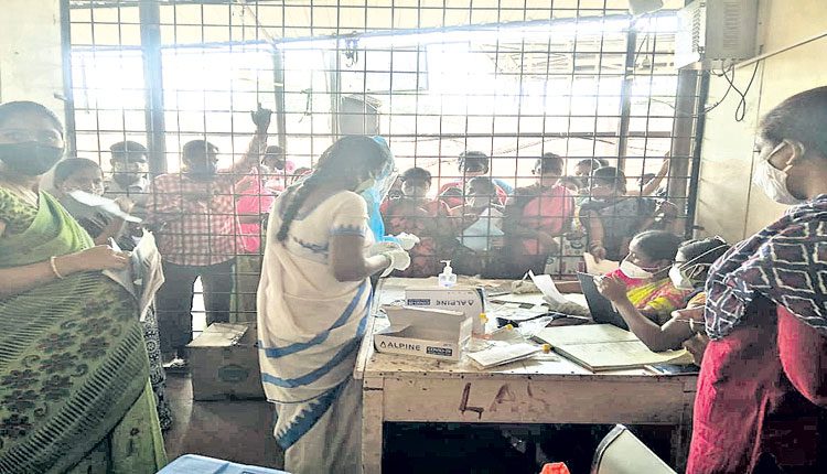 గర్భిణులకు ప్రత్యేక సెంటర్లు