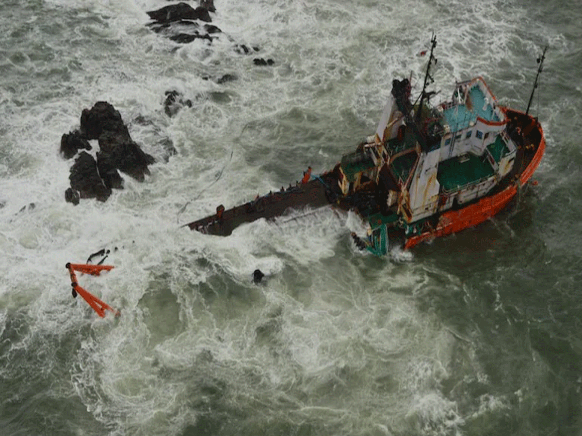 బార్జ్ మున‌క : నాలుగో రోజు కొనసాగుతున్న అన్వేష‌ణ‌