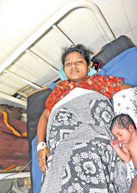 ‘పొరుగు’కూ సేవ..ఆదిలాబాద్‌లో మహారాష్ట్రవాసులకు వైద్యం