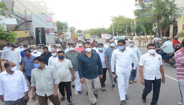 రోడ్డు విస్తరణపై సముచిత నిర్ణయం