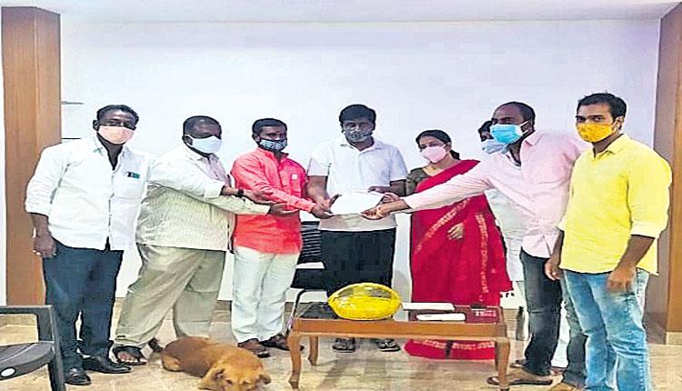 టీటీయూసీలో భారీగా చేరికలు