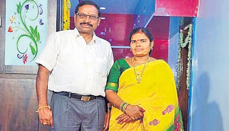 షార్ట్‌ సర్క్యూట్‌తో.. ఉపాధ్యాయురాలు సజీవ దహనం