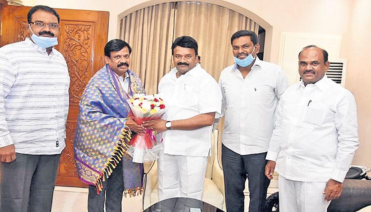 వీసీల నియామకంలో సముచిత స్థానం