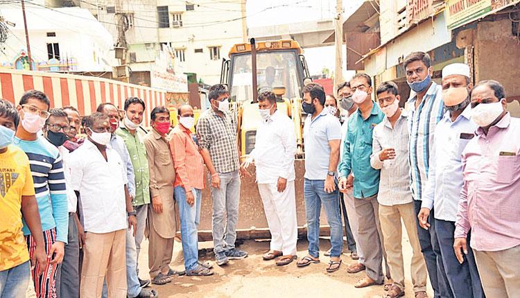 అభివృద్ధి పనులు త్వరగా పూర్తిచేయాలి