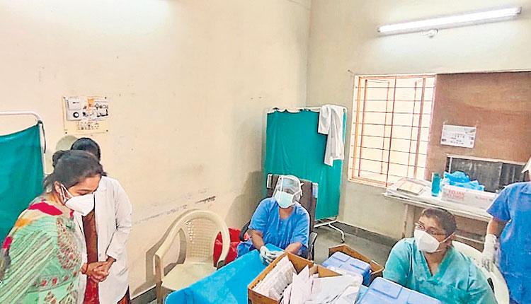 కింగ్‌కోఠిని తనిఖీ చేసిన కలెక్టర్‌