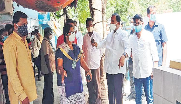 ప్రజల ఆరోగ్య పరిరక్షణకు కృషి