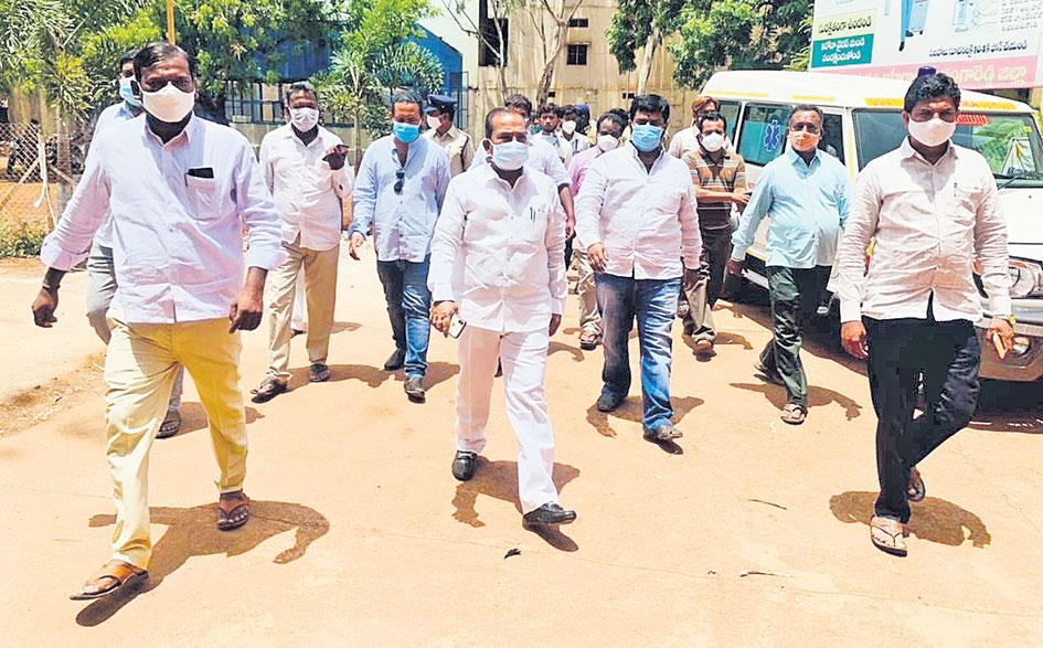 ఆక్సిజన్‌ ఉత్పత్తి పనులను వేగవంతం చేయాలి