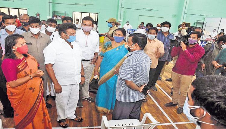10 రోజుల పాటు వ్యాక్సినేషన్‌: మంత్రి తలసాని శ్రీనివాస్‌