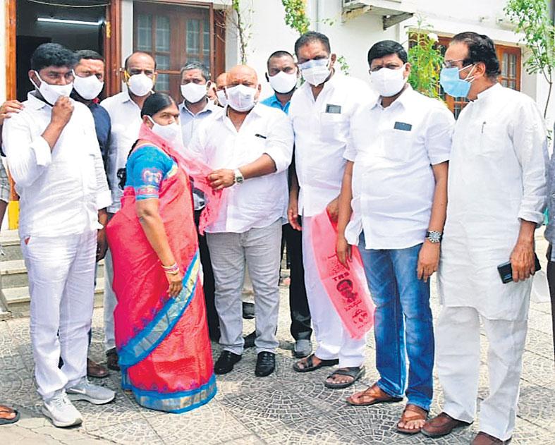 ఈటల రాకపై కమలనాథుల కన్నెర్ర