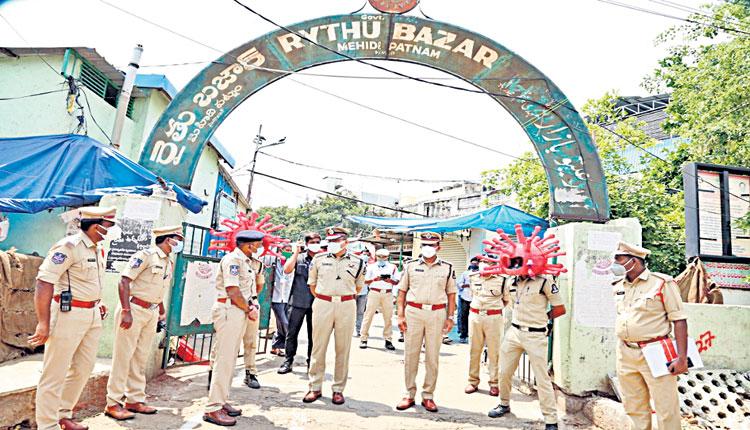 కట్టుదిట్టంగా లాక్‌డౌన్‌ అమలు