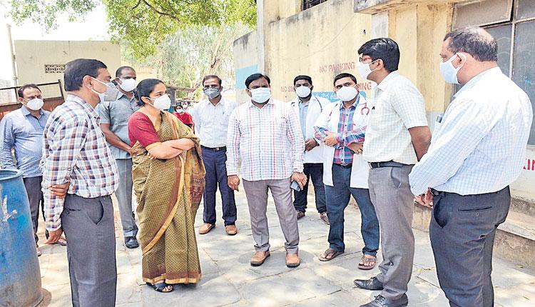 7,900 మంది కార్మికులకు టీకా