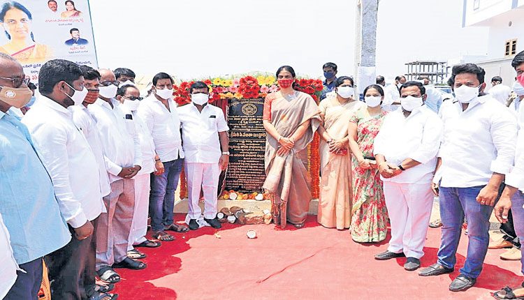 విపత్తు సమయంలోనూ సంక్షేమ ఫలాలు