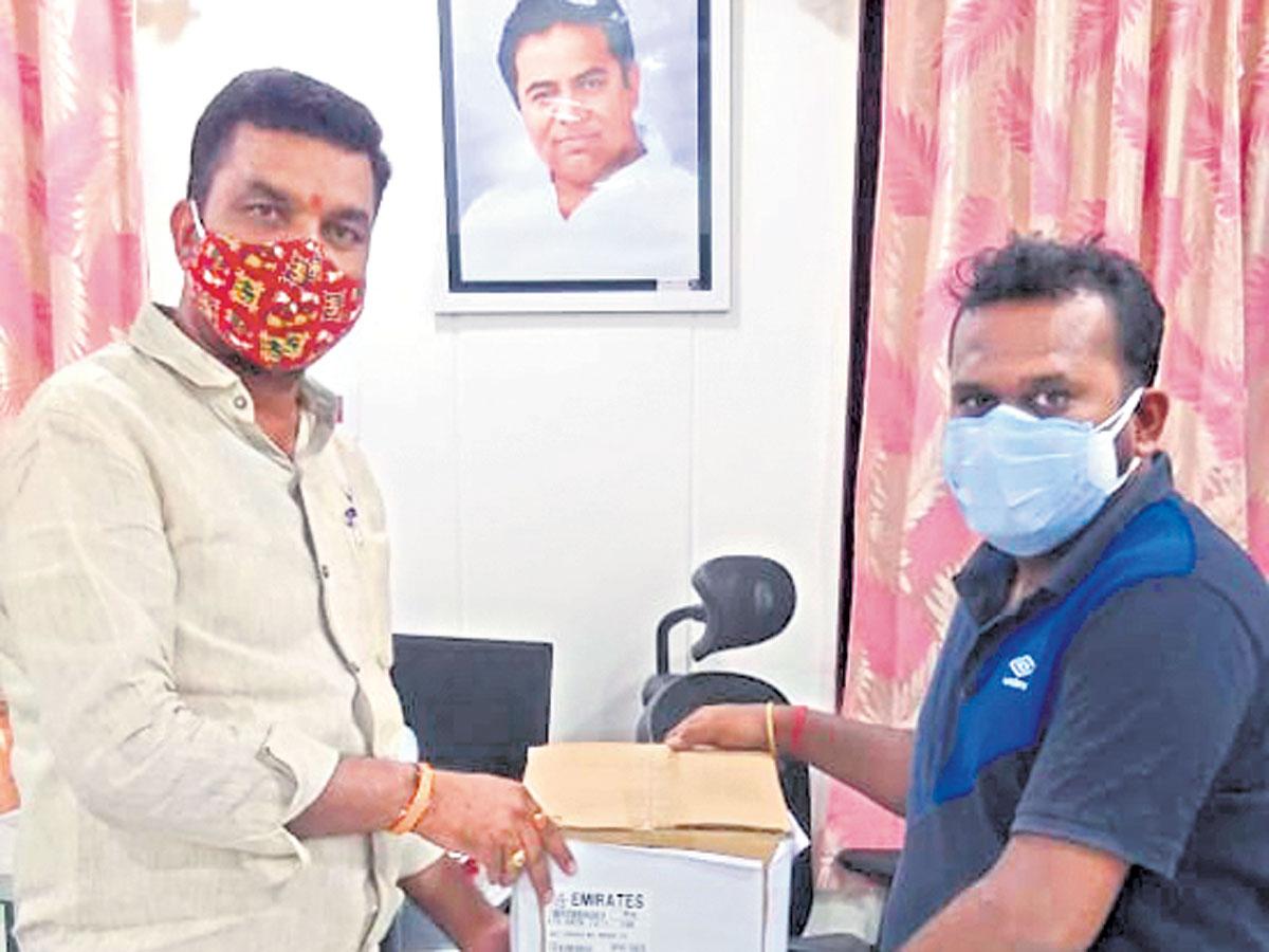 కష్టకాలంలో కేటీఆర్‌ అండ