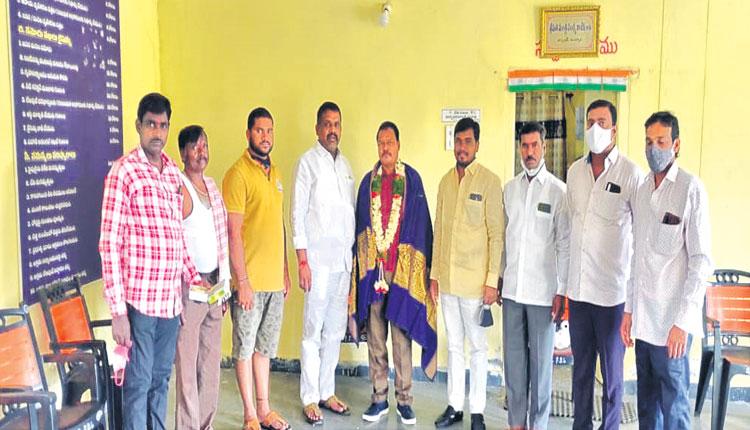 ఈశ్వరయ్యకు ఘన సన్మానం