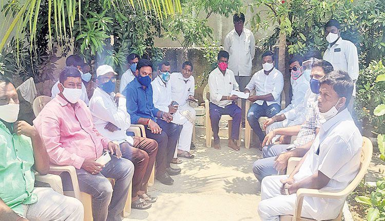 ఉద్యమకారులకు మంత్రి మల్లారెడ్డి అండ