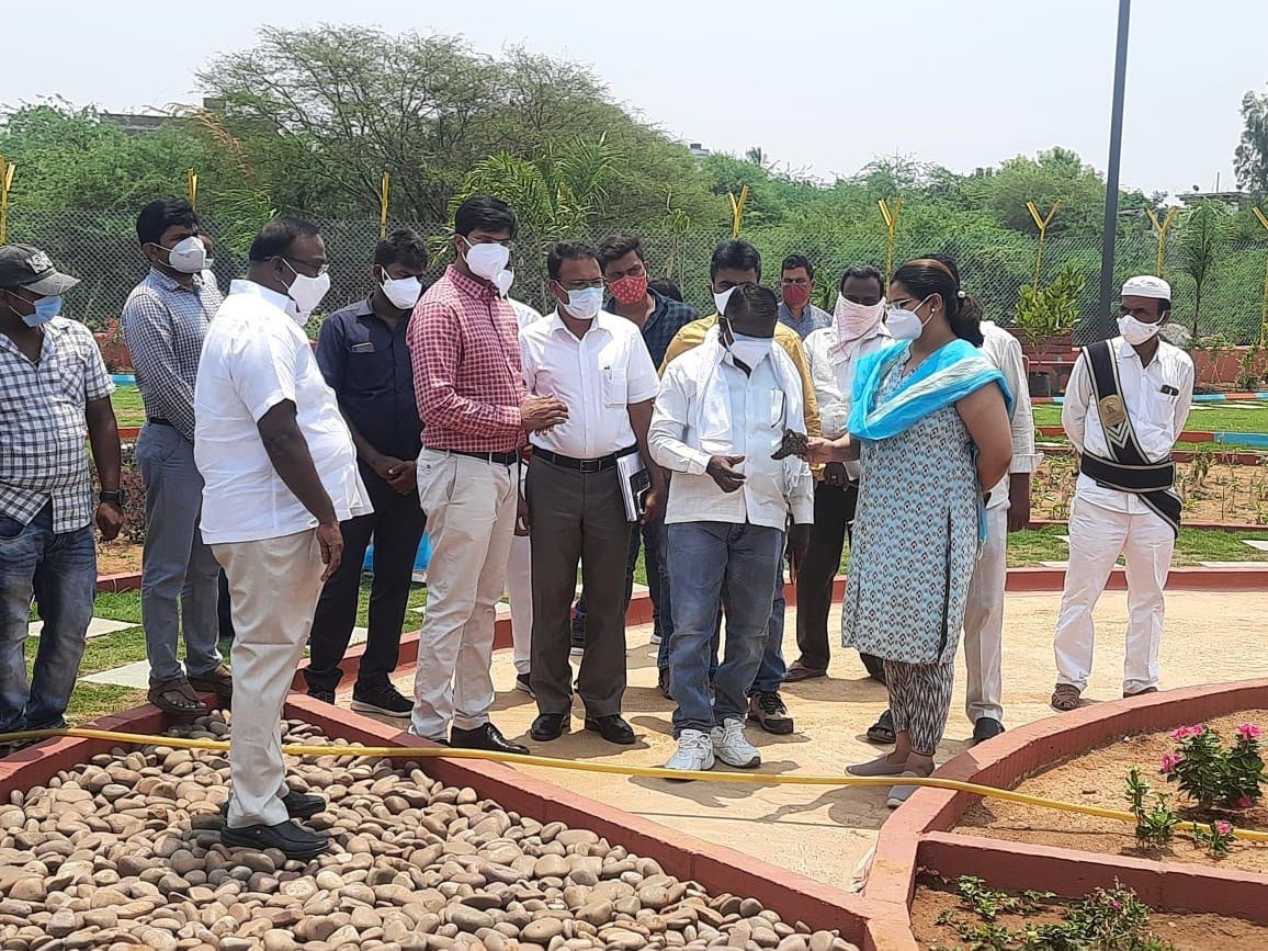 అభివృద్ధి పనులు త్వరగా పూర్తి చేయాలి