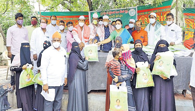 అన్ని వర్గాల అభ్యున్నతికి సీఎం కృషి