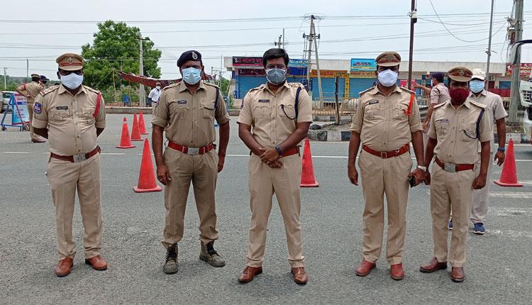 అంతర్రాష్ట్ర సరిహద్దుల్లో ఆంక్షలు కఠినతరం