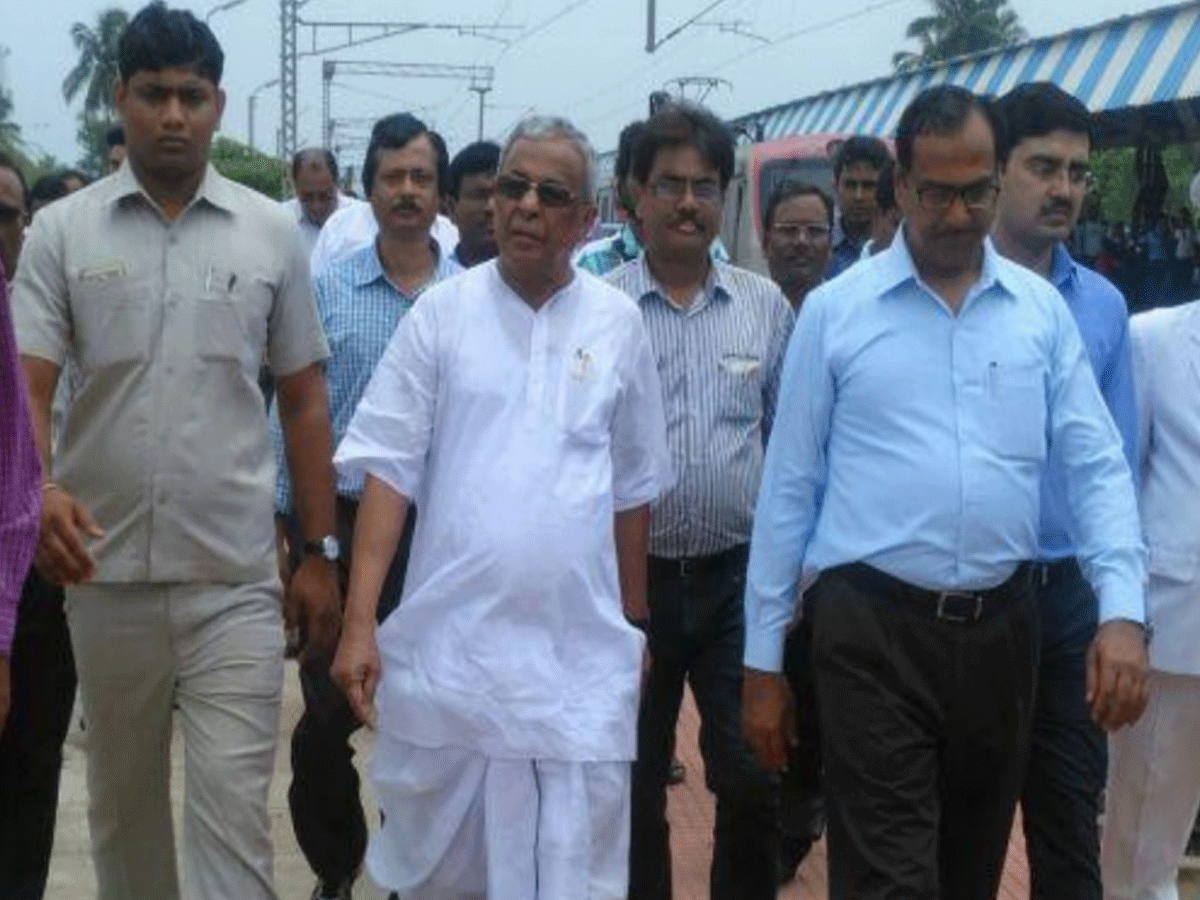 సువేందు అధికారి తండ్రి, సోద‌రుడికి వై ప్ల‌స్ భ‌ద్ర‌త‌