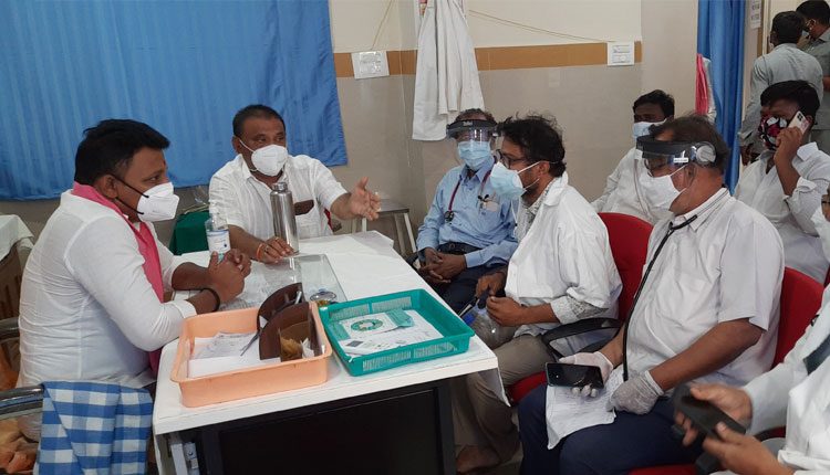 కరోనా వైరస్‌తో అప్రమత్తంగా ఉండాలి