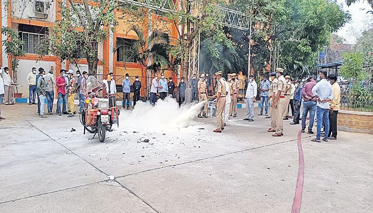 అగ్ని ప్రమాదాల నివారణపై మాక్‌ డ్రిల్‌