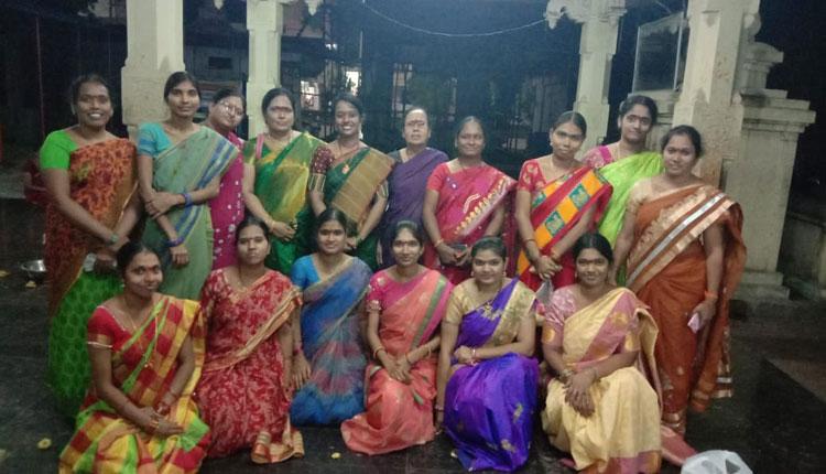 సాయం అందిస్తూ భరోసా కల్పిస్తూ..!!