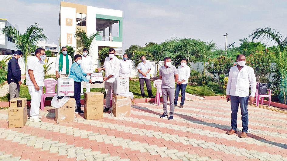 ప్రభుత్వ దవాఖానకు ఆక్సిజన్‌ కాన్సన్‌ట్రేటర్లు