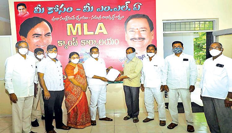 పేదల ఆరోగ్య పరిరక్షణకు సీఎం కృషి