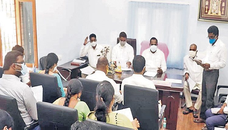 శివారు మున్సిపాలిటీల అభివృద్ధికి కృషి