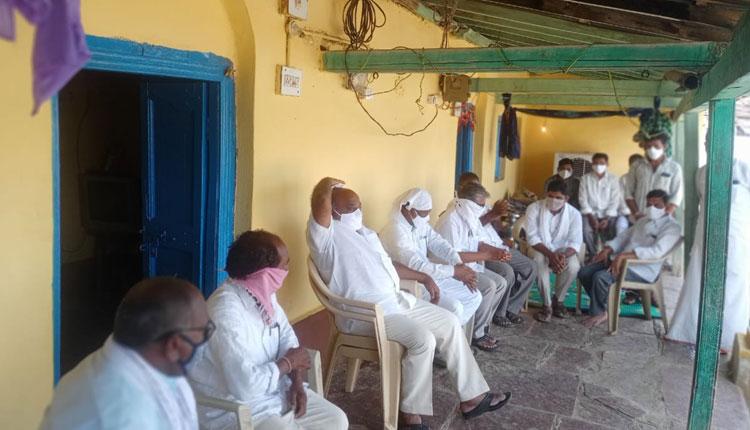 కార్యకర్తలకు అండగా ఉంటాం..